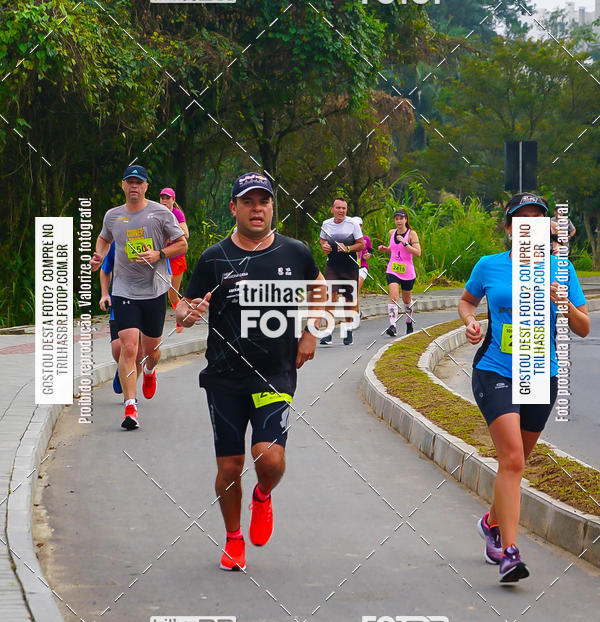 Buy your photos of the eventMeia Maratona de Blumenau on Fotop