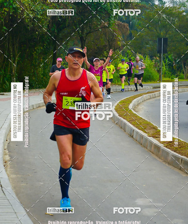 Buy your photos of the eventMeia Maratona de Blumenau on Fotop