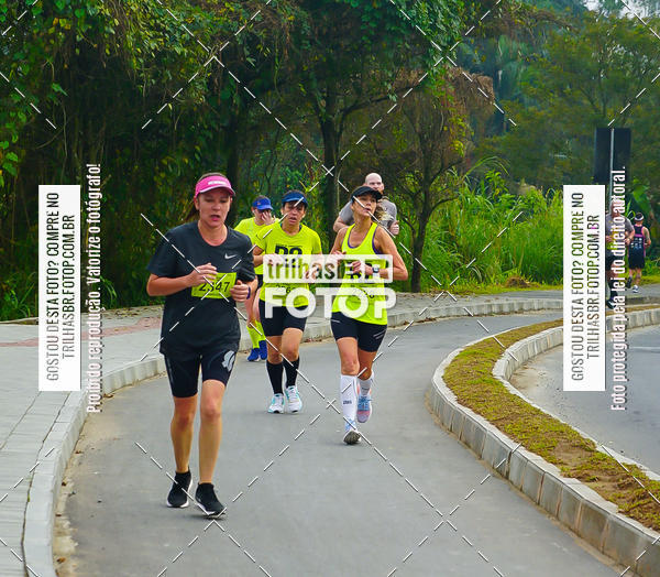 Buy your photos of the eventMeia Maratona de Blumenau on Fotop