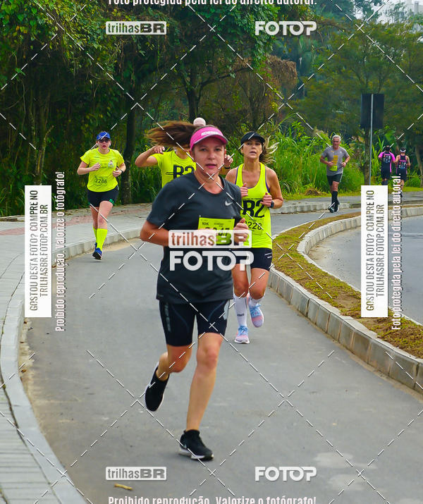 Buy your photos of the eventMeia Maratona de Blumenau on Fotop