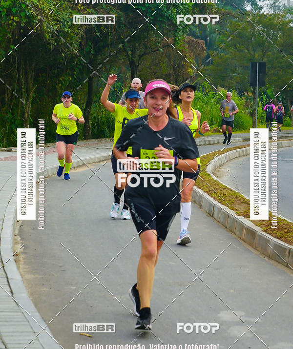 Buy your photos of the eventMeia Maratona de Blumenau on Fotop