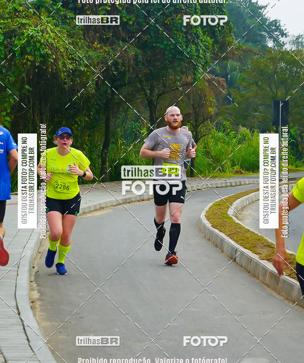 Buy your photos of the eventMeia Maratona de Blumenau on Fotop