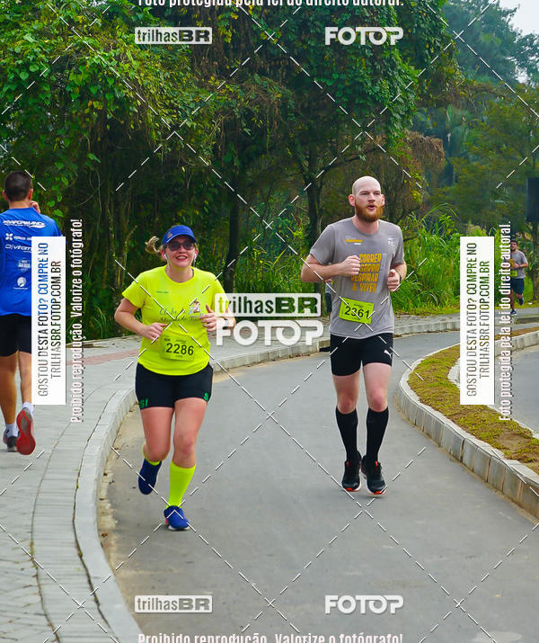 Buy your photos of the eventMeia Maratona de Blumenau on Fotop