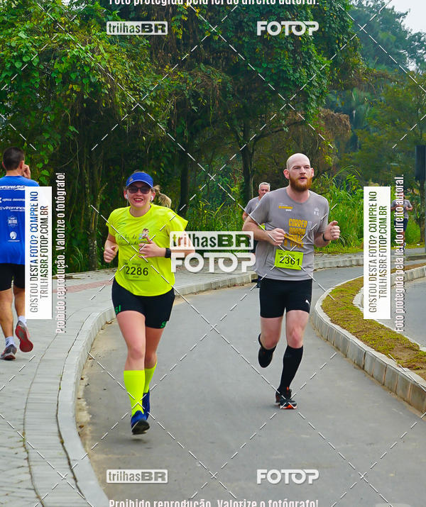 Buy your photos of the eventMeia Maratona de Blumenau on Fotop