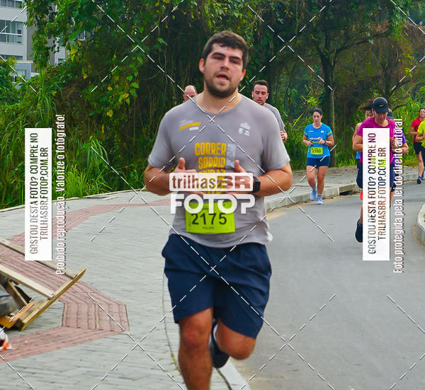 Buy your photos of the eventMeia Maratona de Blumenau on Fotop