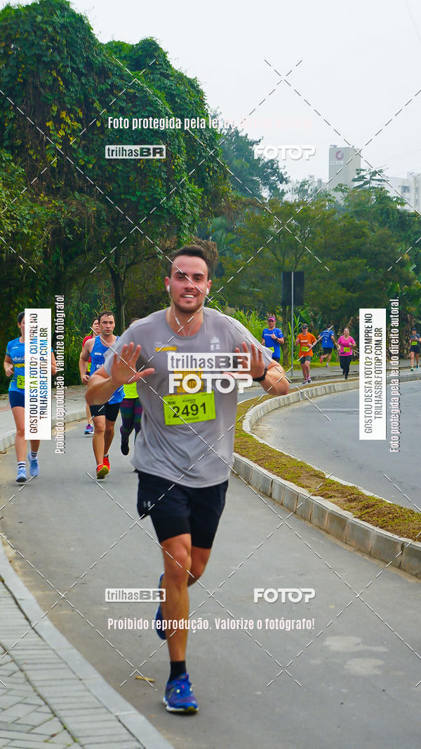 Buy your photos of the eventMeia Maratona de Blumenau on Fotop