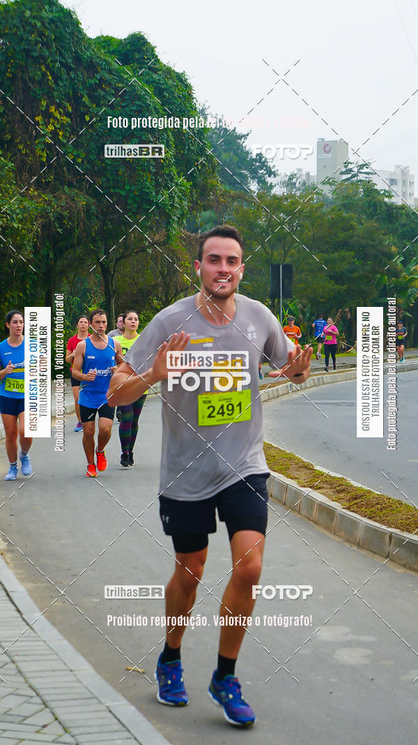 Buy your photos of the eventMeia Maratona de Blumenau on Fotop
