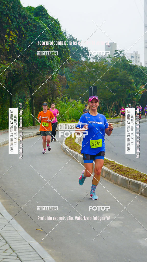 Buy your photos of the eventMeia Maratona de Blumenau on Fotop