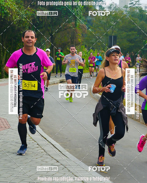 Buy your photos of the eventMeia Maratona de Blumenau on Fotop