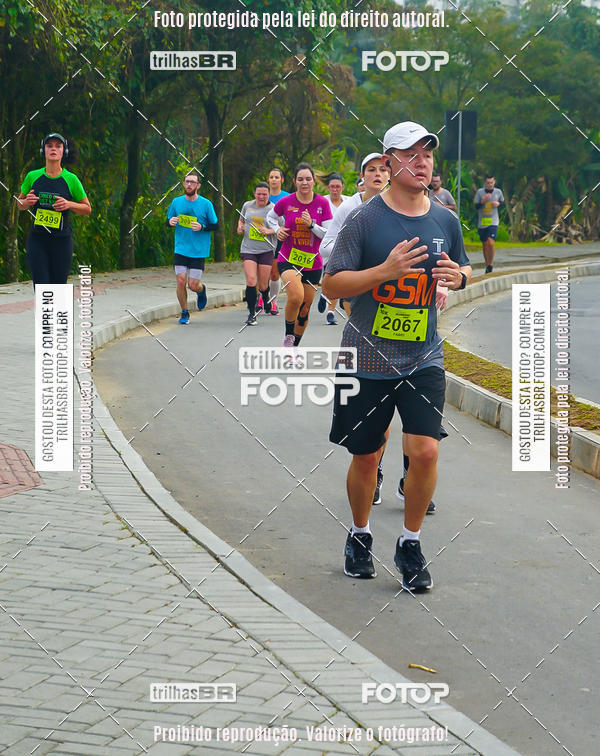 Buy your photos of the eventMeia Maratona de Blumenau on Fotop
