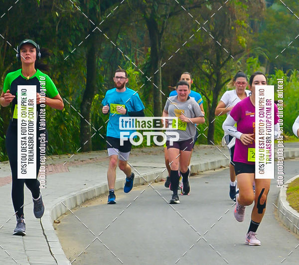 Buy your photos of the eventMeia Maratona de Blumenau on Fotop