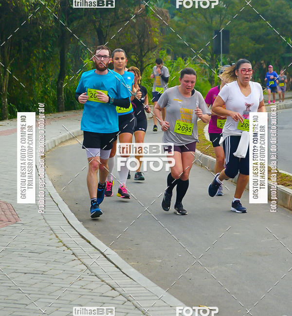 Buy your photos of the eventMeia Maratona de Blumenau on Fotop