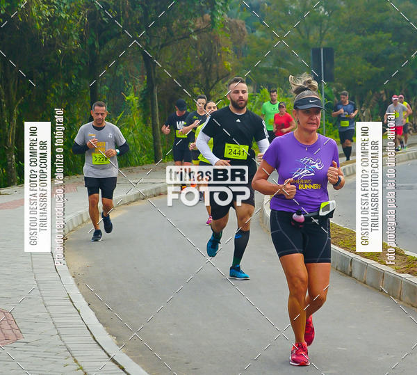 Buy your photos of the eventMeia Maratona de Blumenau on Fotop