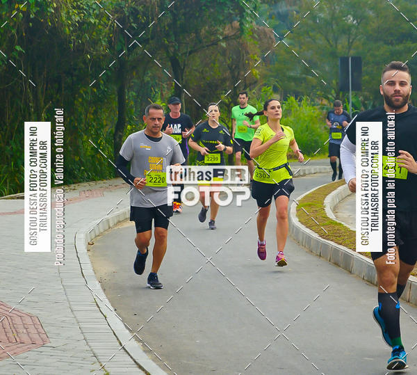 Buy your photos of the eventMeia Maratona de Blumenau on Fotop