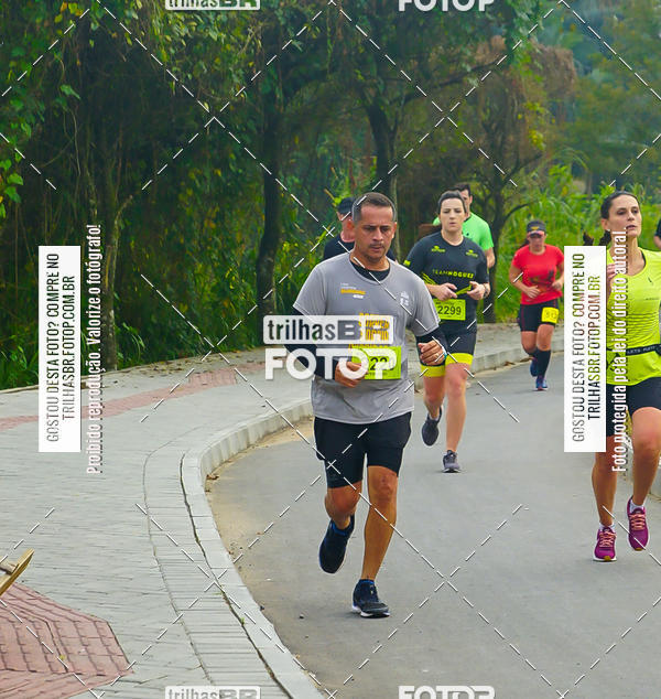 Buy your photos of the eventMeia Maratona de Blumenau on Fotop