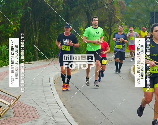 Buy your photos of the eventMeia Maratona de Blumenau on Fotop