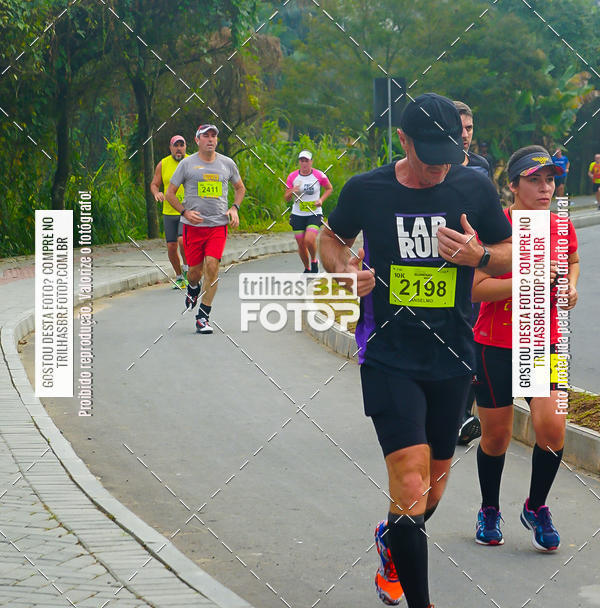 Buy your photos of the eventMeia Maratona de Blumenau on Fotop