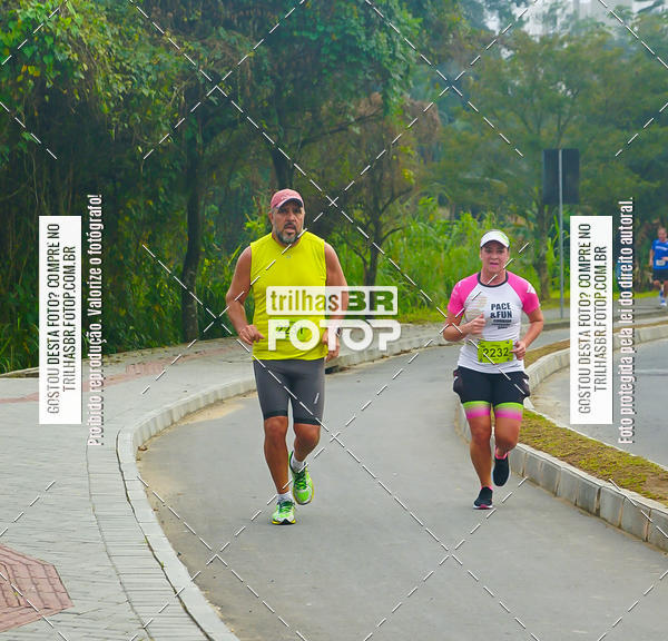 Buy your photos of the eventMeia Maratona de Blumenau on Fotop