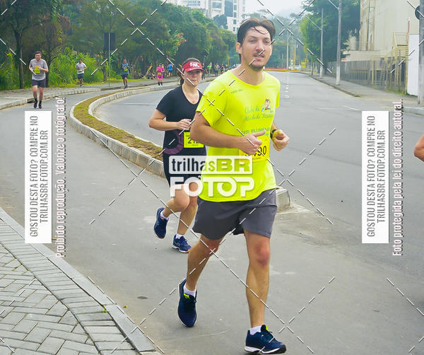Buy your photos of the eventMeia Maratona de Blumenau on Fotop