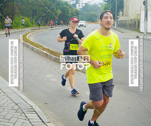Buy your photos of the eventMeia Maratona de Blumenau on Fotop