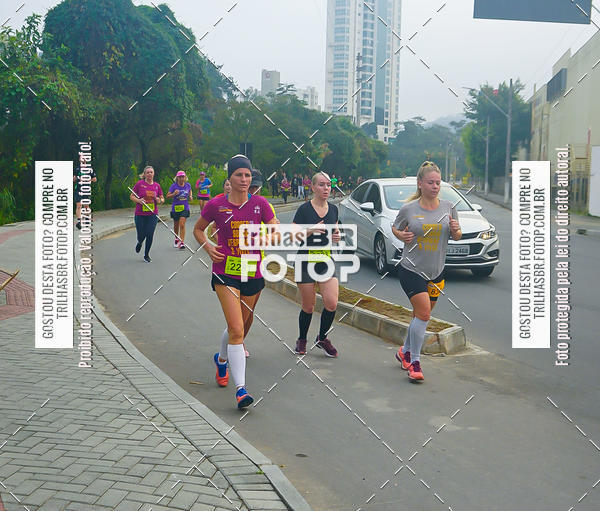 Buy your photos of the eventMeia Maratona de Blumenau on Fotop