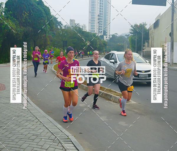 Buy your photos of the eventMeia Maratona de Blumenau on Fotop