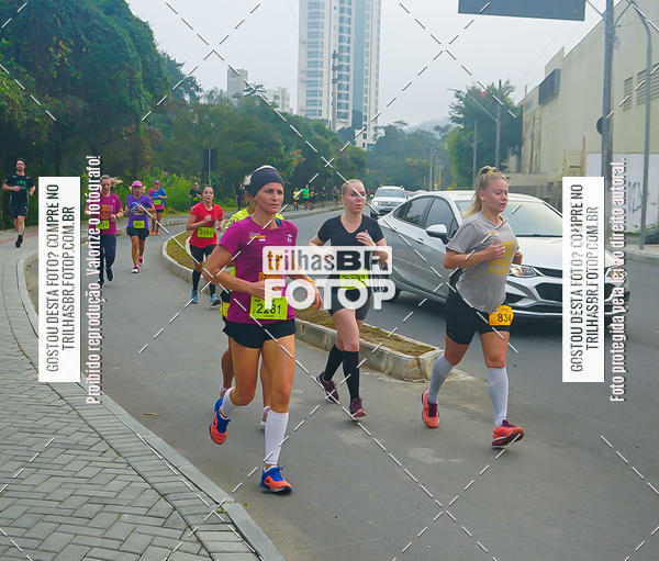Buy your photos of the eventMeia Maratona de Blumenau on Fotop