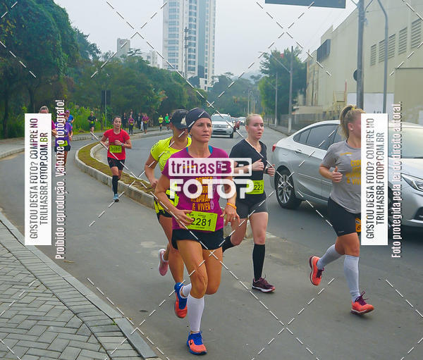 Buy your photos of the eventMeia Maratona de Blumenau on Fotop