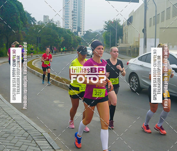 Buy your photos of the eventMeia Maratona de Blumenau on Fotop