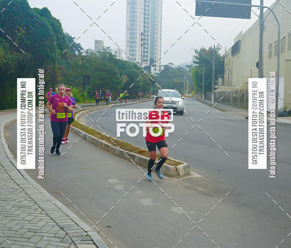 Buy your photos of the eventMeia Maratona de Blumenau on Fotop