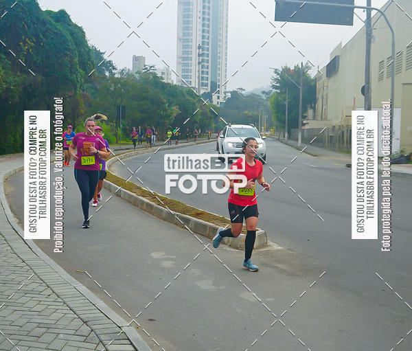 Buy your photos of the eventMeia Maratona de Blumenau on Fotop