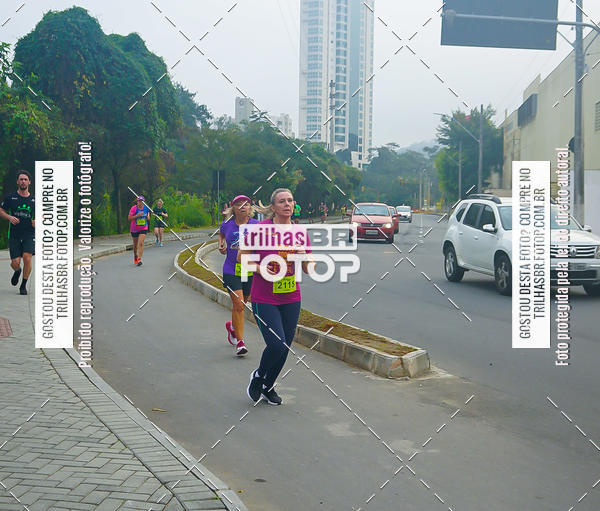 Buy your photos of the eventMeia Maratona de Blumenau on Fotop