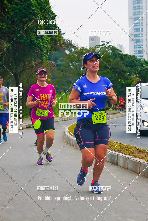 Buy your photos of the eventMeia Maratona de Blumenau on Fotop