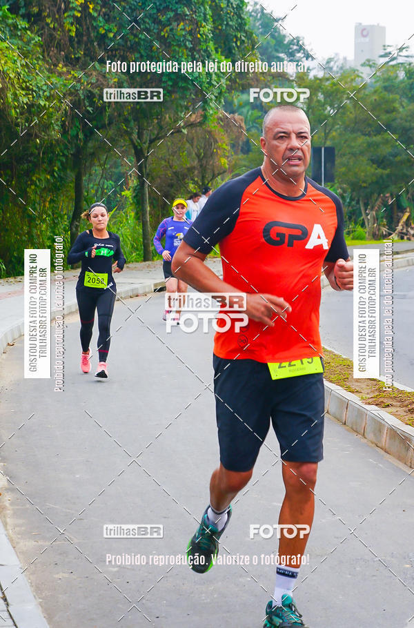 Buy your photos of the eventMeia Maratona de Blumenau on Fotop