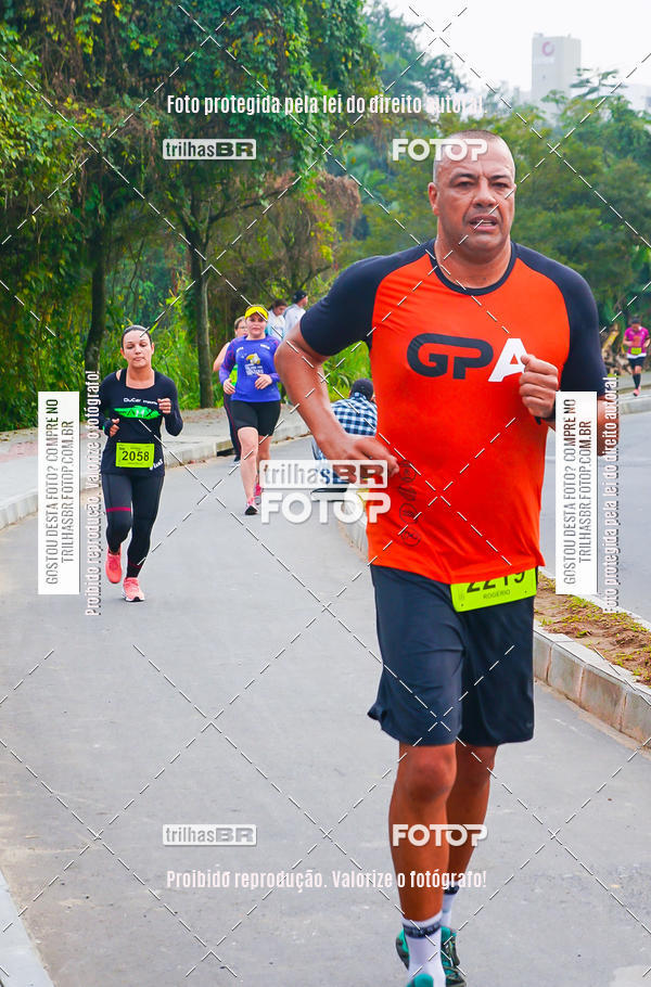 Buy your photos of the eventMeia Maratona de Blumenau on Fotop