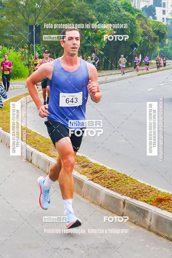 Buy your photos of the eventMeia Maratona de Blumenau on Fotop