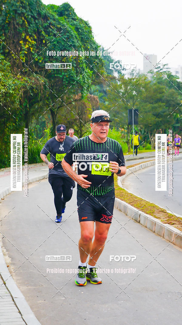 Buy your photos of the eventMeia Maratona de Blumenau on Fotop
