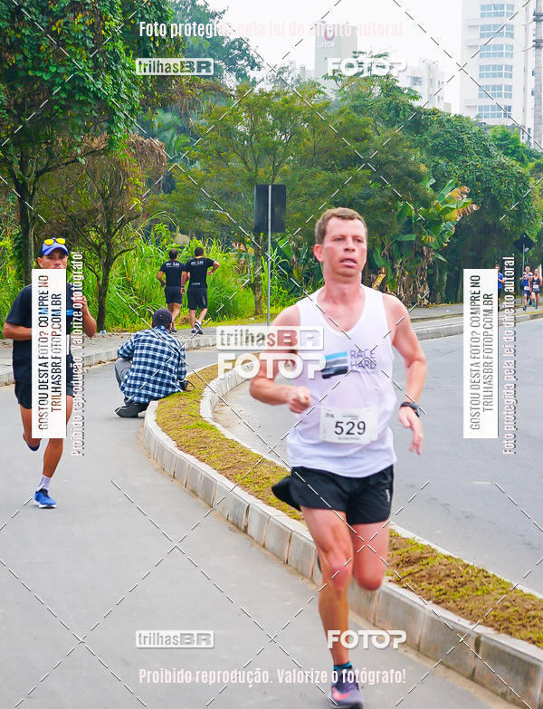 Buy your photos of the eventMeia Maratona de Blumenau on Fotop