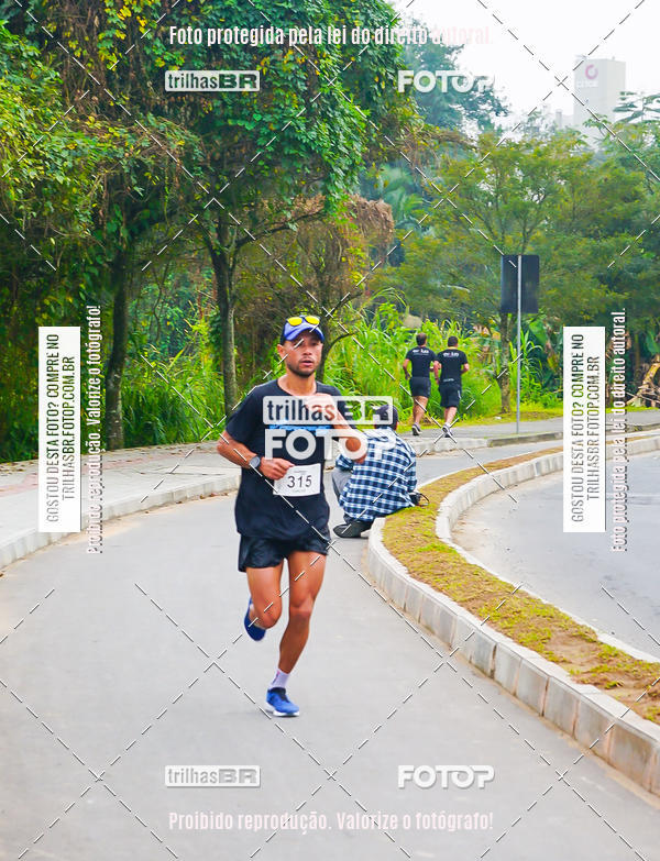Buy your photos of the eventMeia Maratona de Blumenau on Fotop