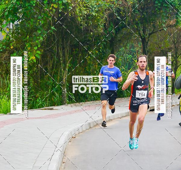 Buy your photos of the eventMeia Maratona de Blumenau on Fotop