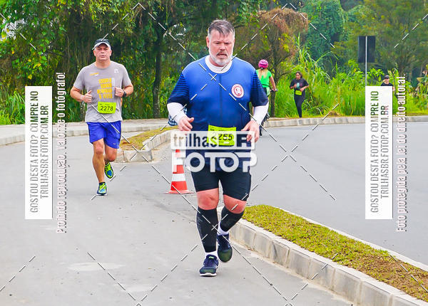 Buy your photos of the eventMeia Maratona de Blumenau on Fotop
