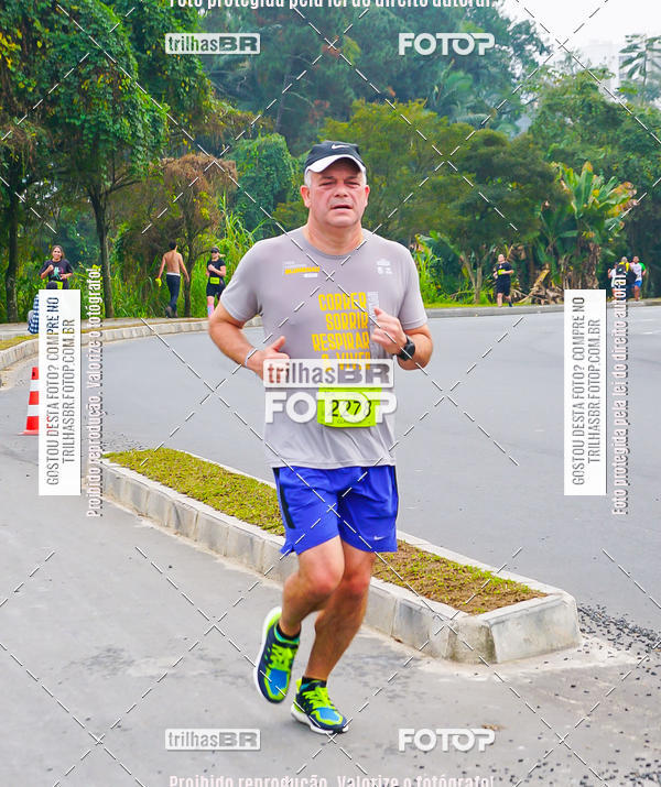 Buy your photos of the eventMeia Maratona de Blumenau on Fotop