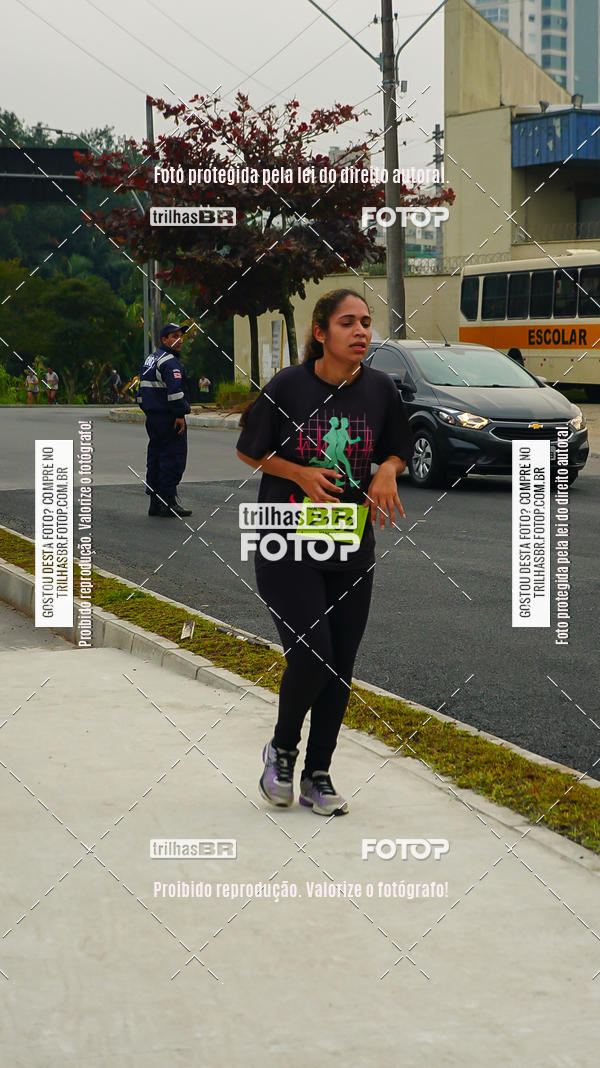 Buy your photos of the eventMeia Maratona de Blumenau on Fotop