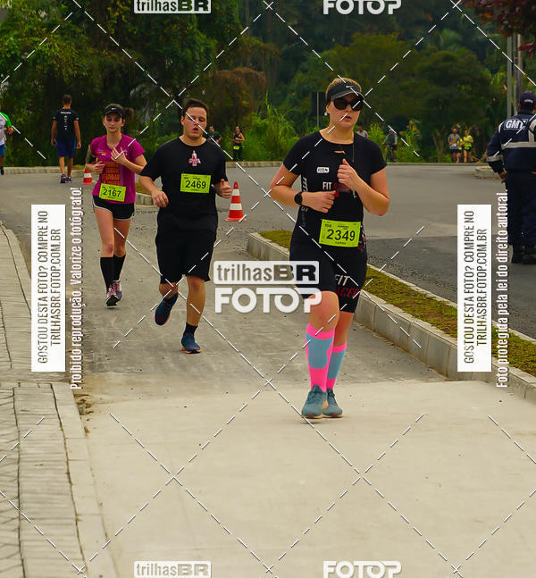 Buy your photos of the eventMeia Maratona de Blumenau on Fotop