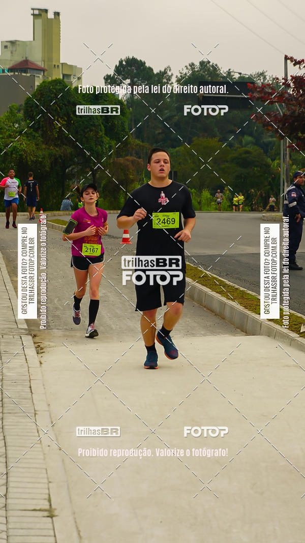 Buy your photos of the eventMeia Maratona de Blumenau on Fotop
