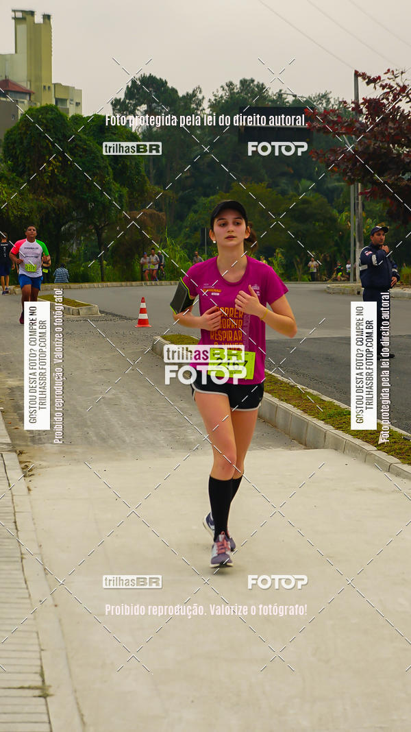 Buy your photos of the eventMeia Maratona de Blumenau on Fotop