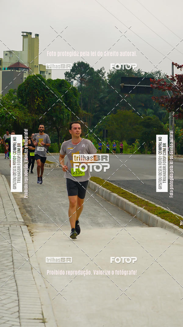 Buy your photos of the eventMeia Maratona de Blumenau on Fotop