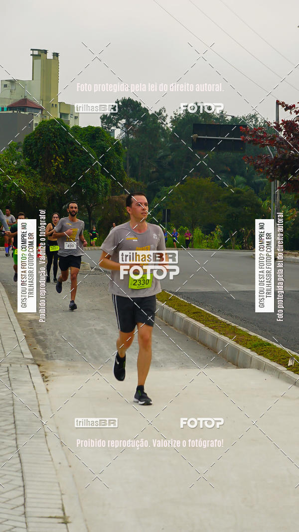 Buy your photos of the eventMeia Maratona de Blumenau on Fotop