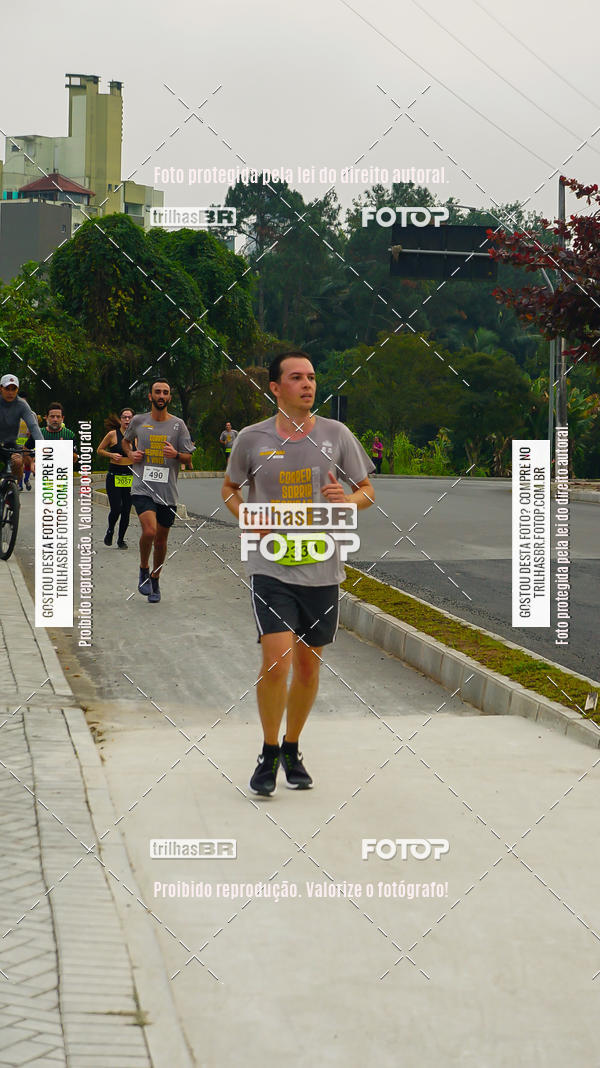 Buy your photos of the eventMeia Maratona de Blumenau on Fotop