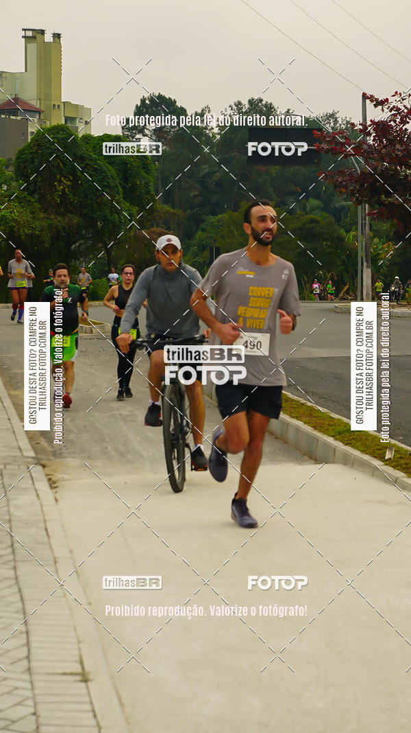 Buy your photos of the eventMeia Maratona de Blumenau on Fotop